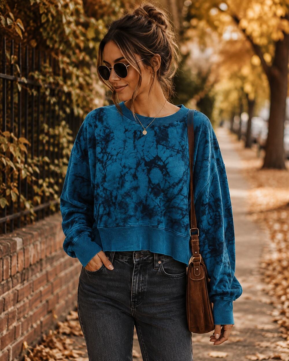 JoyLab Women’s Blue Green Tie Dye Cropped Sweatshirt Oversized M/L